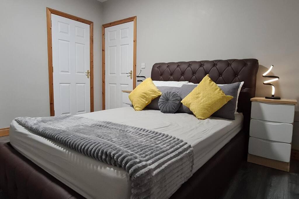 Millhouse Cottage A Luxury 3 Bed Bungalow 安特里姆 外观 照片