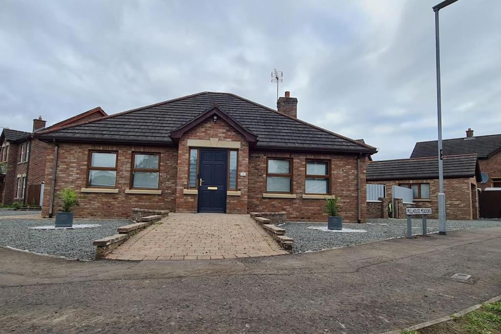 Millhouse Cottage A Luxury 3 Bed Bungalow 安特里姆 外观 照片